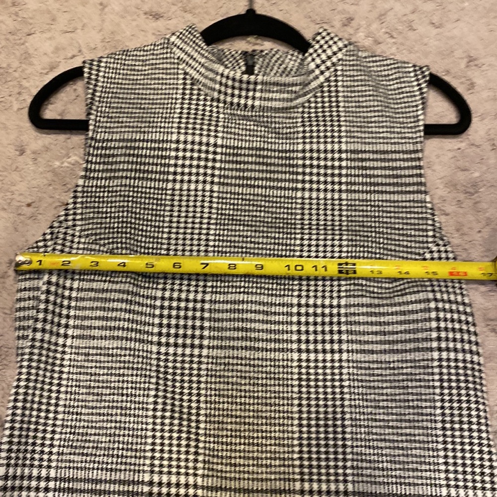 Houndstooth sleeveless shift dress